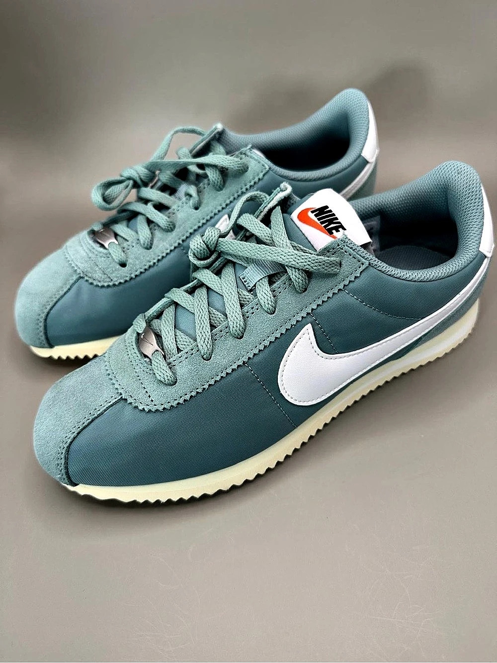 Nike Cortez Kids Sneakers Green & White US 6Y New no box